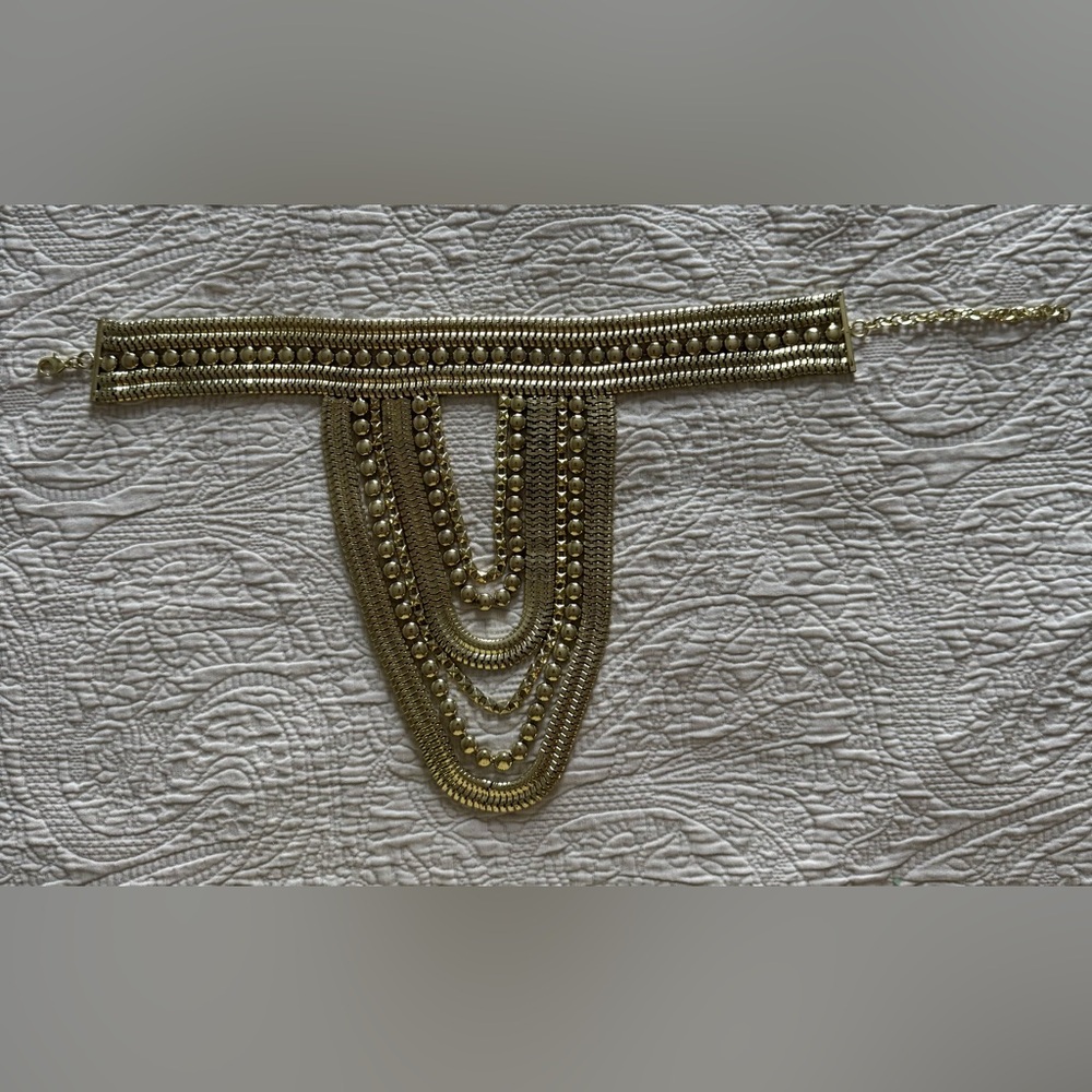 Elegant Gold-Toned Necklace